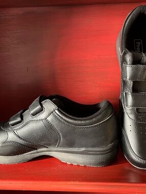 Propet Men's Black Athletic Velcro Strap Shoes